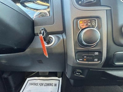 2017 RAM 1500 Express 4x4 Crew Cab 5'7" Box