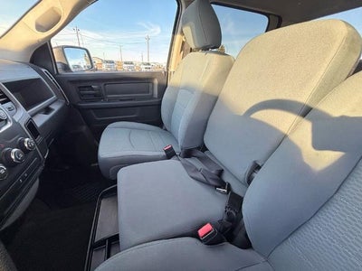 2017 RAM 1500 Express 4x4 Crew Cab 5'7" Box