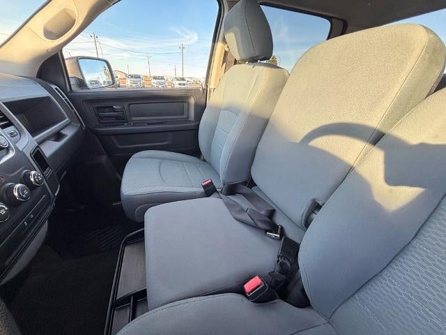 2017 RAM 1500 Express 4x4 Crew Cab 5'7" Box