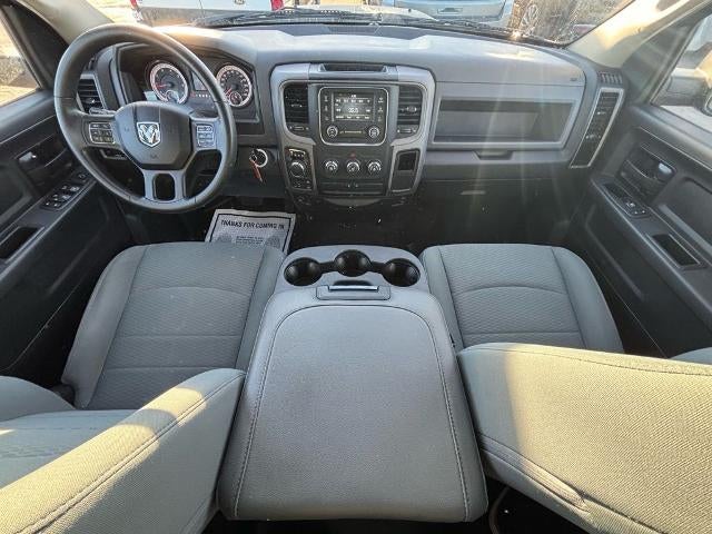 2017 RAM 1500 Express 4x4 Crew Cab 5'7" Box