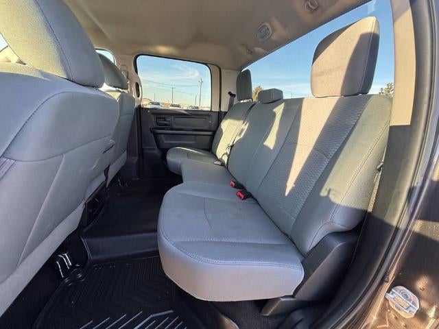 2017 RAM 1500 Express 4x4 Crew Cab 5'7" Box