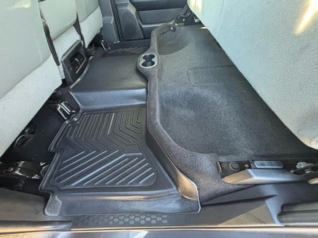 2017 RAM 1500 Express 4x4 Crew Cab 5'7" Box