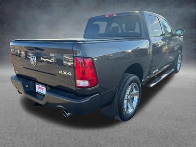 2017 RAM 1500 Express 4x4 Crew Cab 5'7" Box