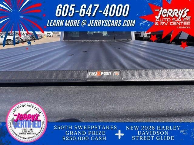 2021 RAM 1500 Classic Tradesman 4x4 Crew Cab 5'7" Box