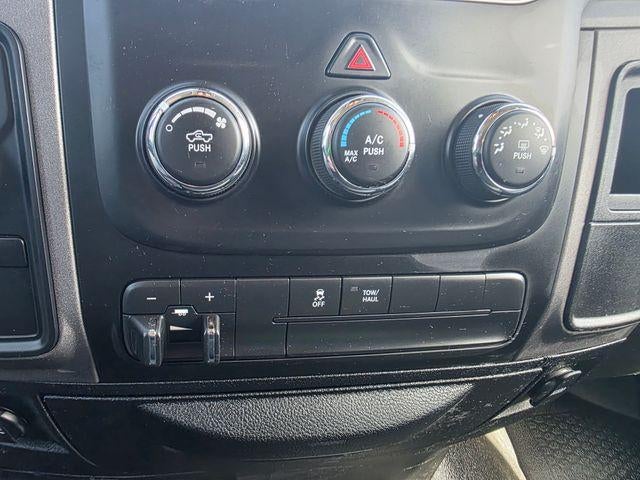 2017 RAM 2500 Tradesman 4x4 Crew Cab 6'4" Box