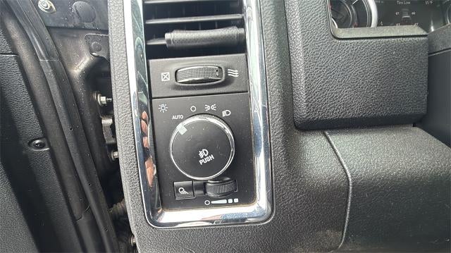 2016 RAM 2500 4WD Crew Cab 6.4 Ft Box Laramie