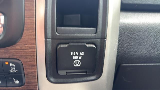 2016 RAM 2500 4WD Crew Cab 6.4 Ft Box Laramie