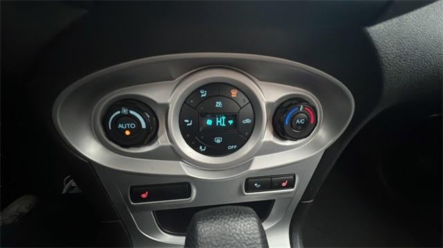 2014 Ford Fiesta 4dr Sdn SE