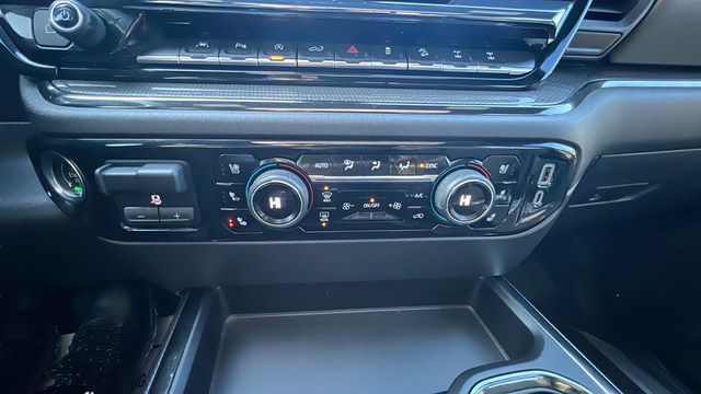 2023 Chevrolet Silverado 1500 Crew Cab Short Box 4-Wheel Drive ZR2