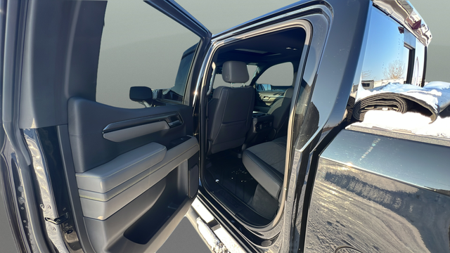 2023 Chevrolet Silverado 1500 Crew Cab Short Box 4-Wheel Drive ZR2