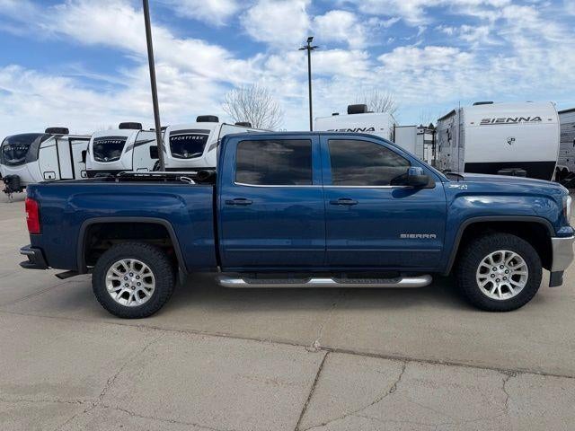 2017 GMC Sierra 1500 Crew Cab Short Box 4-Wheel Drive SLE
