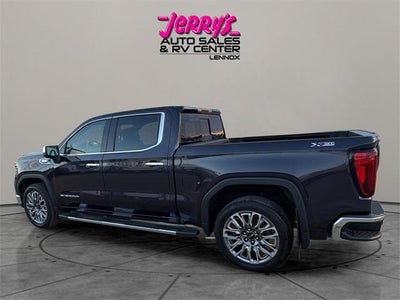 2022 GMC Sierra 1500 Crew Cab Short Box 4-Wheel Drive SLT