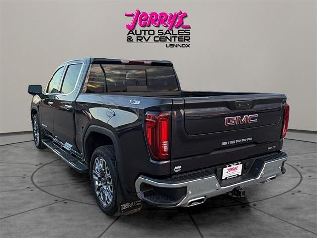 2022 GMC Sierra 1500 Crew Cab Short Box 4-Wheel Drive SLT