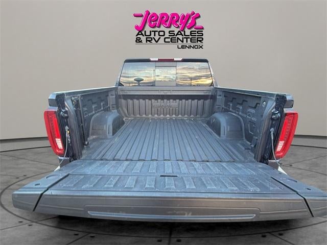 2022 GMC Sierra 1500 Crew Cab Short Box 4-Wheel Drive SLT