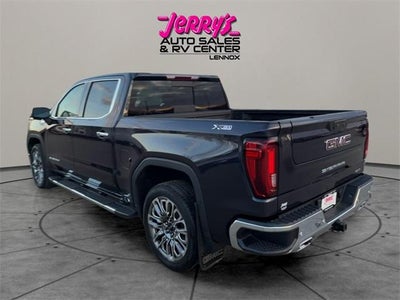 2022 GMC Sierra 1500 Crew Cab Short Box 4-Wheel Drive SLT