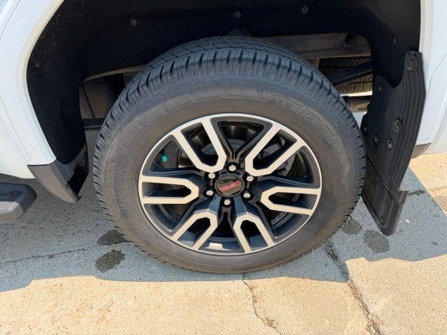 2022 GMC Sierra 1500 Crew Cab Standard Box 4-Wheel Drive AT4