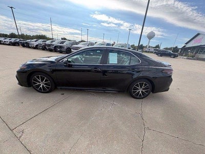 2022 Toyota Camry Hybrid SE CVT (Natl)