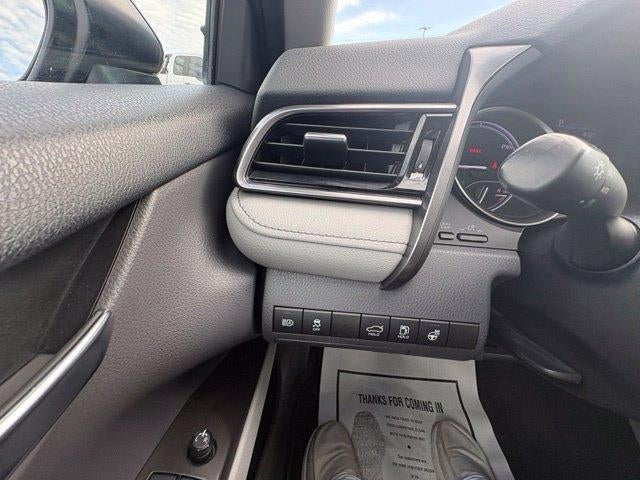 2022 Toyota Camry Hybrid SE CVT (Natl)