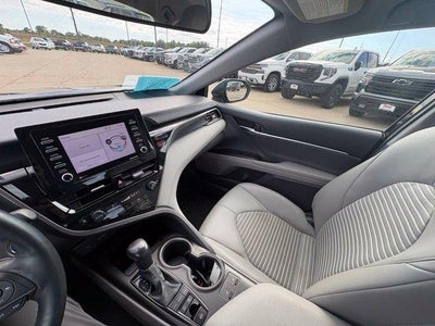 2022 Toyota Camry Hybrid SE CVT (Natl)