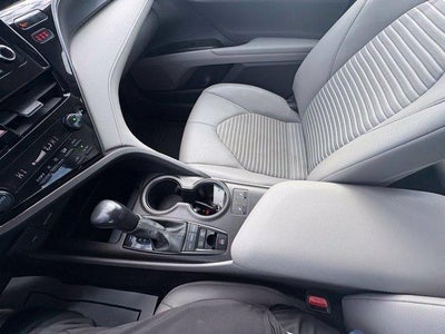 2022 Toyota Camry Hybrid SE CVT (Natl)