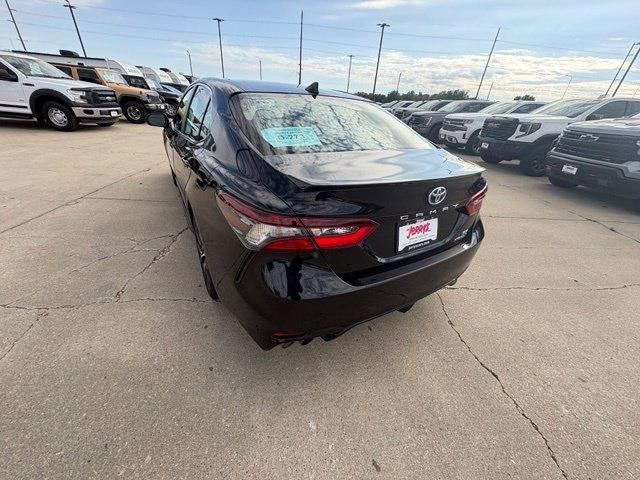 2022 Toyota Camry Hybrid SE CVT (Natl)