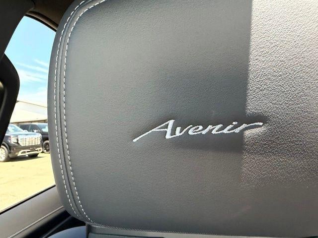 2025 Buick Enclave 4dr Avenir
