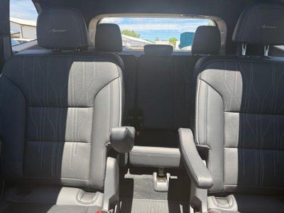 2025 Buick Enclave 4dr Avenir
