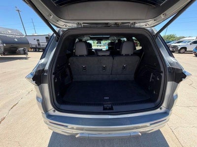 2025 Buick Enclave 4dr Avenir