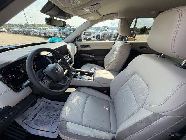 2026 Nissan Pathfinder SL 4WD