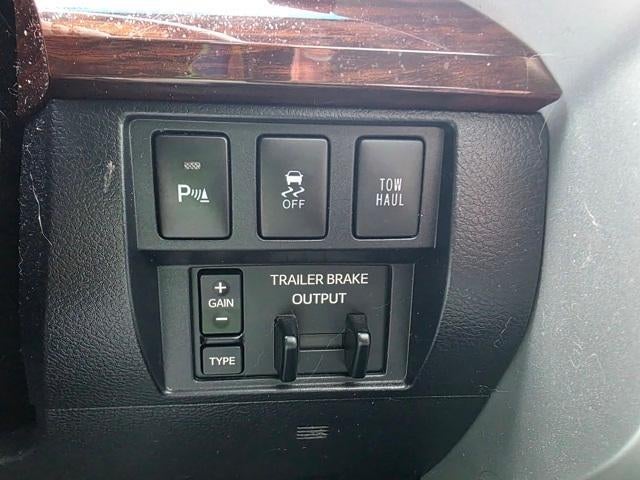 2017 Toyota Tundra 4WD 4WD Limited CrewMax 5.5' Bed 5.7L FFV (SE)