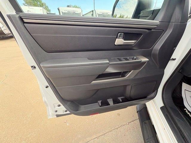 2023 Toyota Tundra 4WD 4WD SR5 CrewMax 5.5' Bed (SE)
