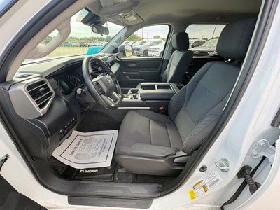 2023 Toyota Tundra 4WD 4WD SR5 CrewMax 5.5' Bed (SE)