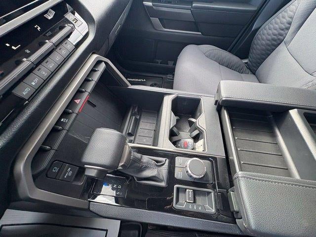 2023 Toyota Tundra 4WD 4WD SR5 CrewMax 5.5' Bed (SE)