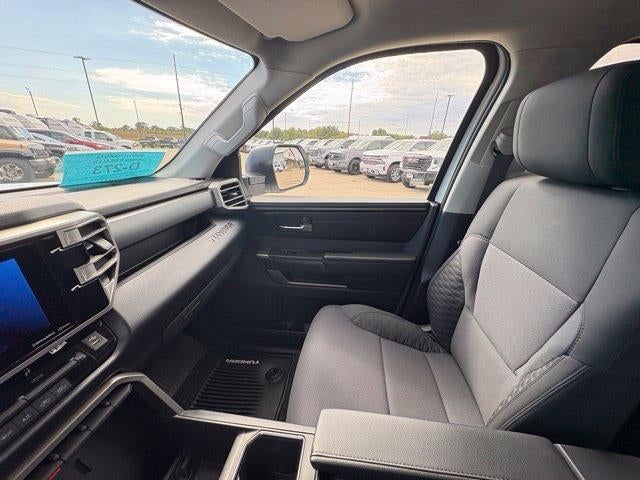 2023 Toyota Tundra 4WD 4WD SR5 CrewMax 5.5' Bed (SE)