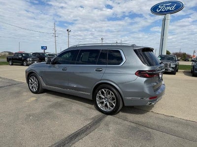2025 BMW X7 xDrive40i Sports Activity Vehicle