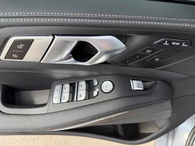 2025 BMW X7 xDrive40i Sports Activity Vehicle