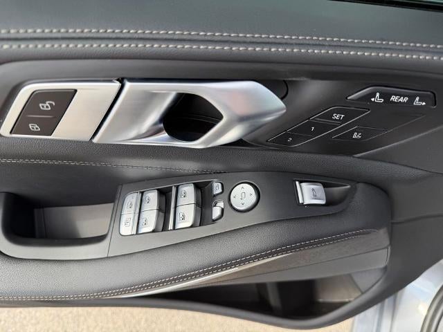 2025 BMW X7 xDrive40i Sports Activity Vehicle