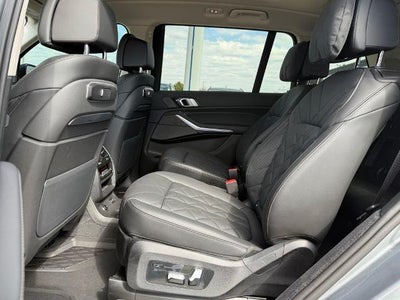 2025 BMW X7 xDrive40i Sports Activity Vehicle