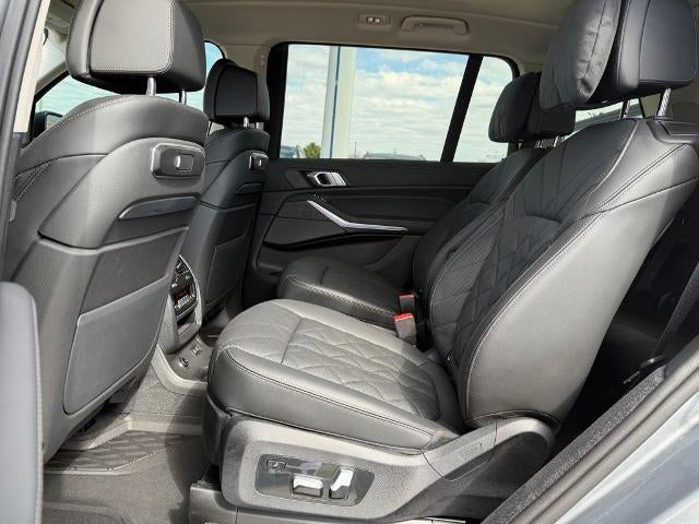 2025 BMW X7 xDrive40i Sports Activity Vehicle