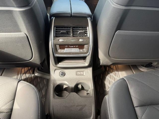 2025 BMW X7 xDrive40i Sports Activity Vehicle