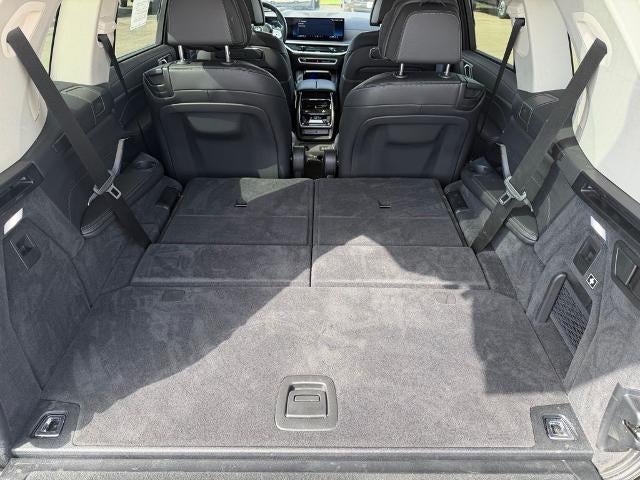 2025 BMW X7 xDrive40i Sports Activity Vehicle