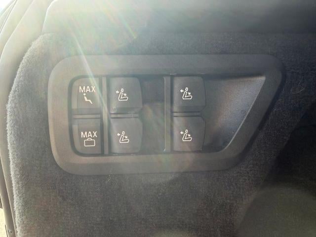 2025 BMW X7 xDrive40i Sports Activity Vehicle