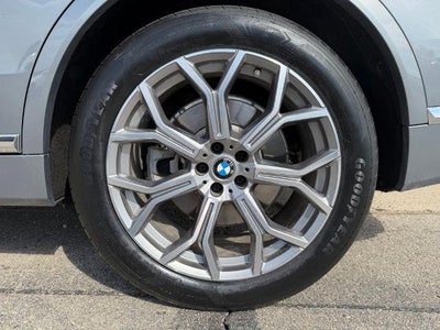 2025 BMW X7 xDrive40i Sports Activity Vehicle
