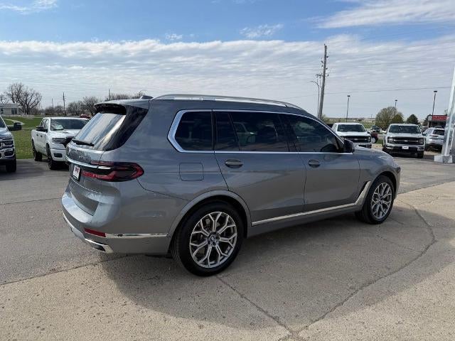 2025 BMW X7 xDrive40i Sports Activity Vehicle