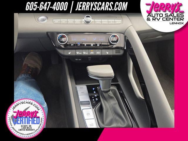 2025 Hyundai ELANTRA SEL Convenience IVT