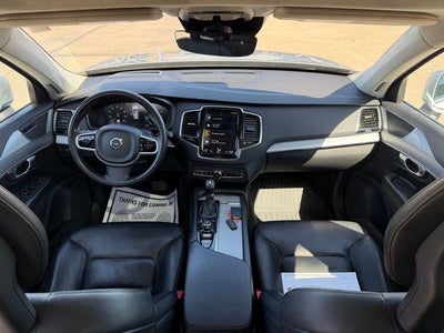 2021 Volvo XC90 T5 AWD Momentum 7P