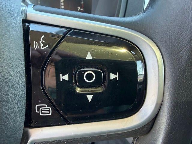 2021 Volvo XC90 T5 AWD Momentum 7P