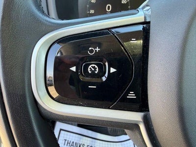 2021 Volvo XC90 T5 AWD Momentum 7P