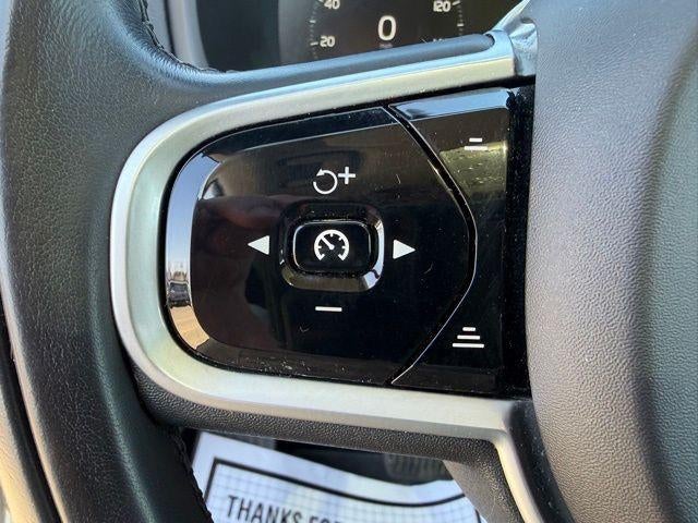 2021 Volvo XC90 T5 AWD Momentum 7P