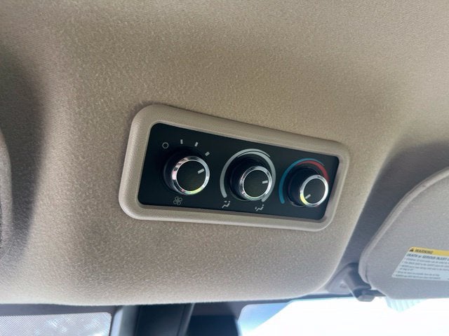 2024 Chevrolet Express Passenger 3500 1LT